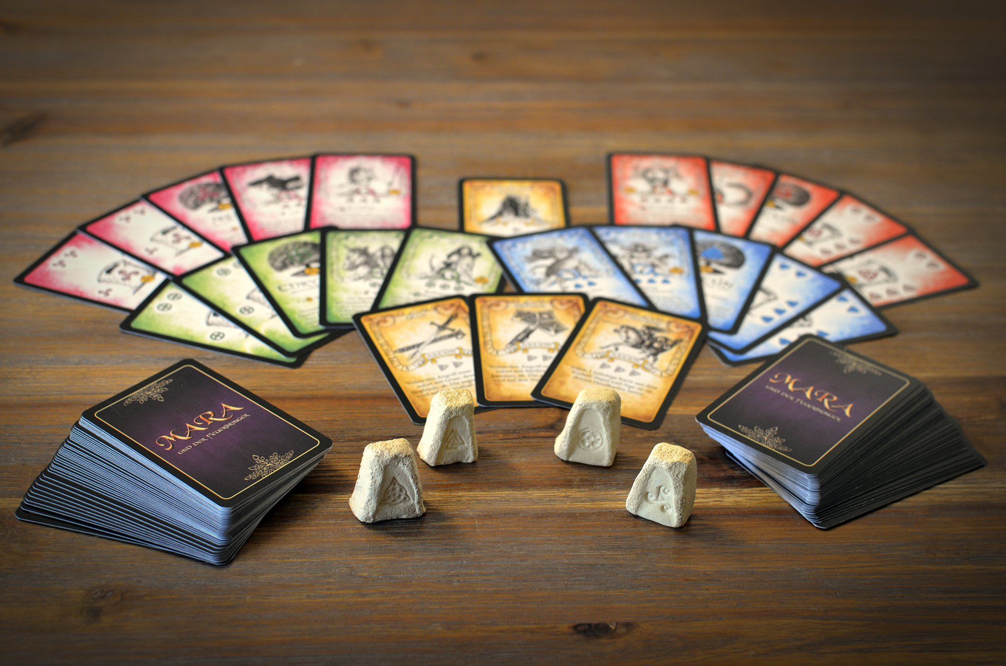 Karten und Spielmaterial